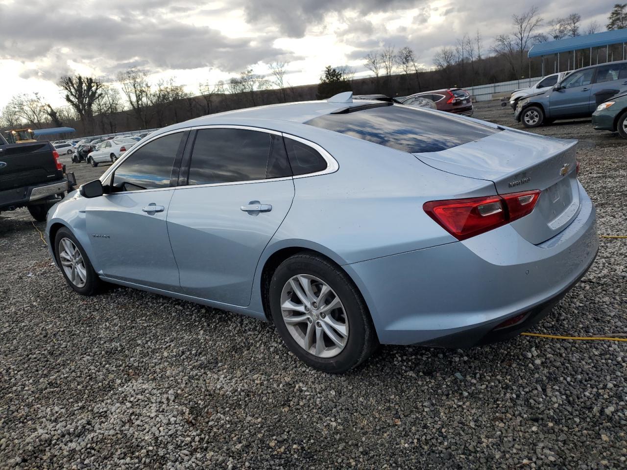 2017 CHEVROLET MALIBU LT - Image 2