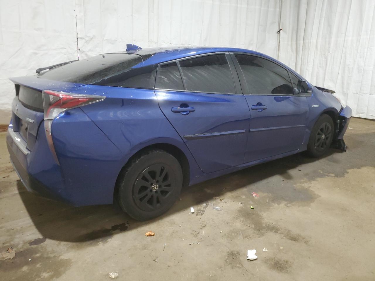 2016 TOYOTA PRIUS - Фото 3