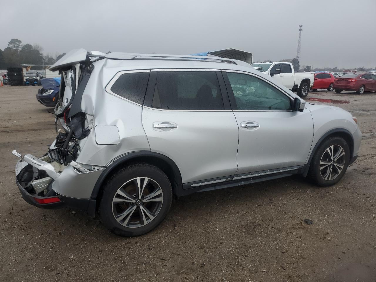 2017 NISSAN ROGUE S - Фото 3