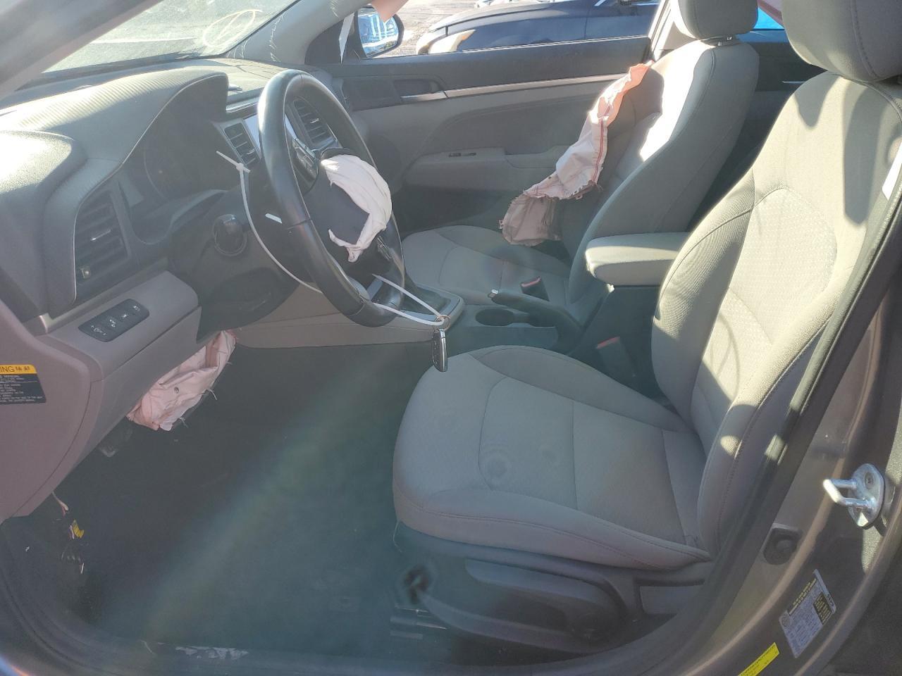 2019 HYUNDAI ELANTRA SE - Фото 7