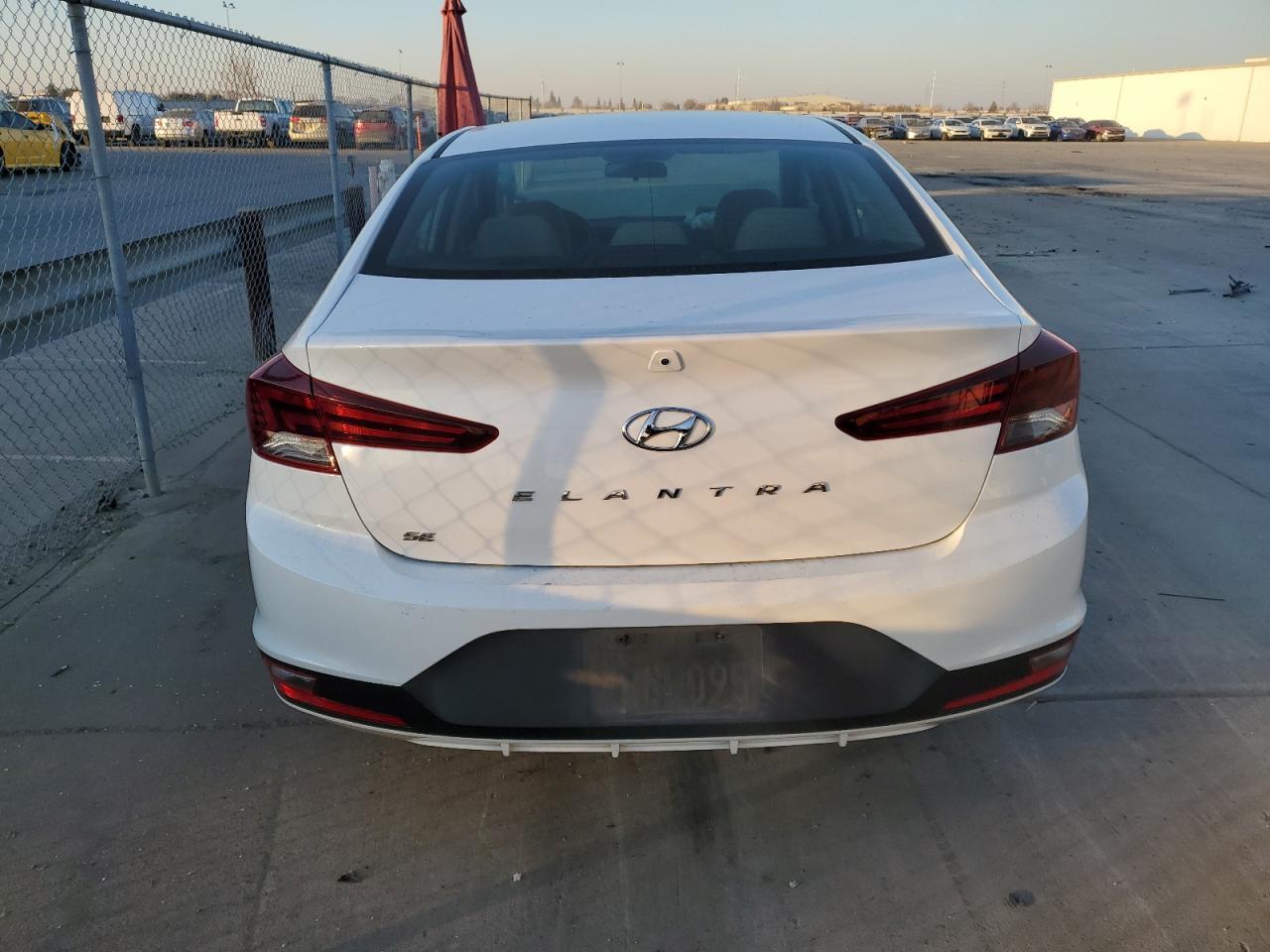 2019 HYUNDAI ELANTRA SE - Фото 6