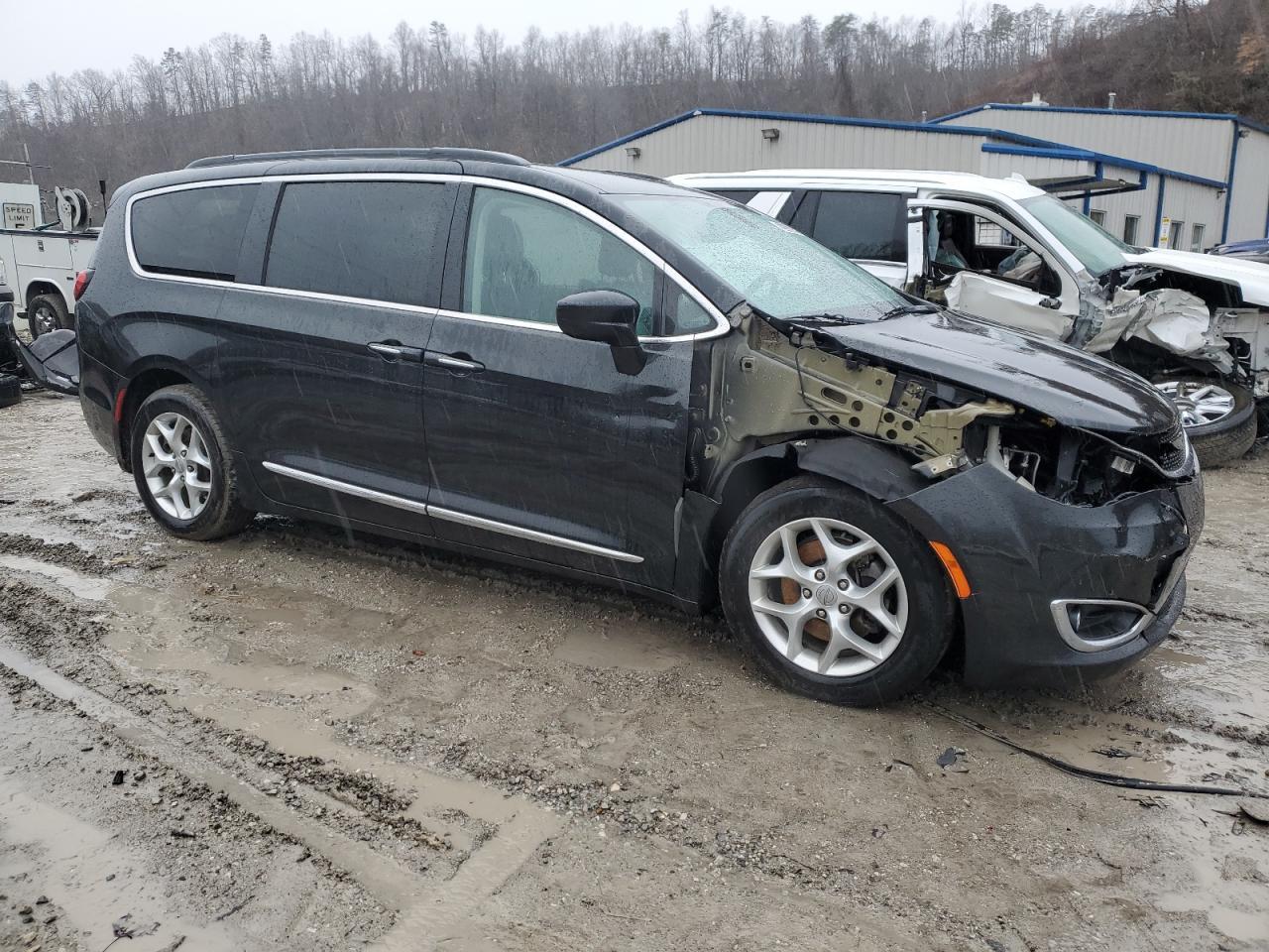 2017 CHRYSLER PACIFICA T - Image 4