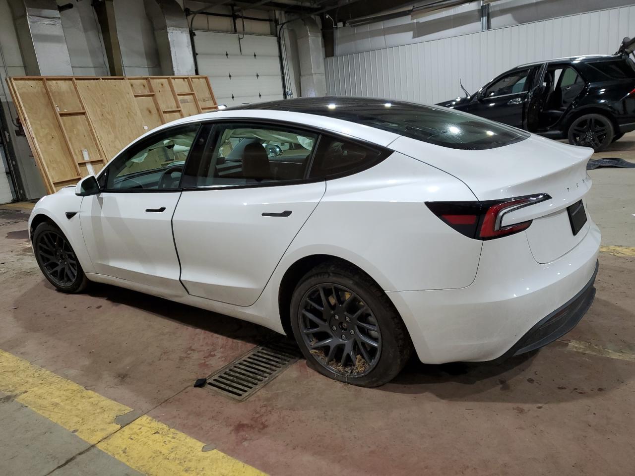2024 TESLA MODEL 3 - Фото 2