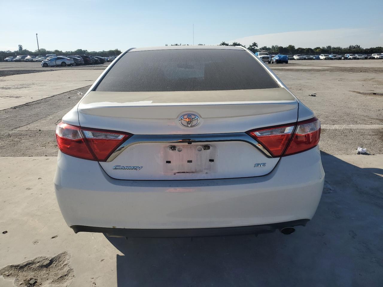 2015 TOYOTA CAMRY LE - Фото 6