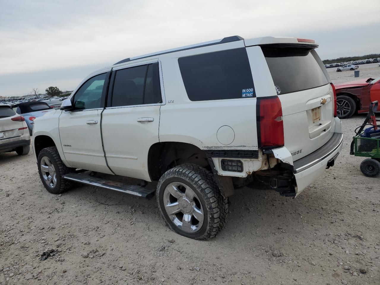 2015 CHEVROLET TAHOE K150 - Фото 2