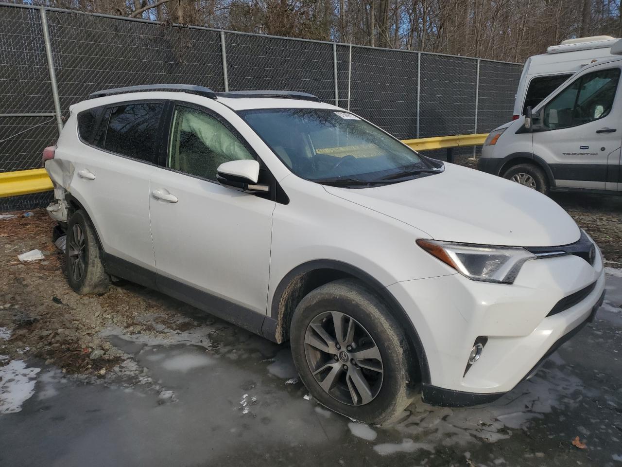2017 TOYOTA RAV4 XLE - Image 4