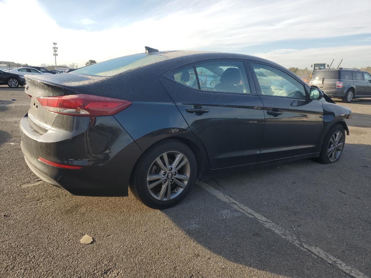 2018 HYUNDAI ELANTRA SE - Image 3
