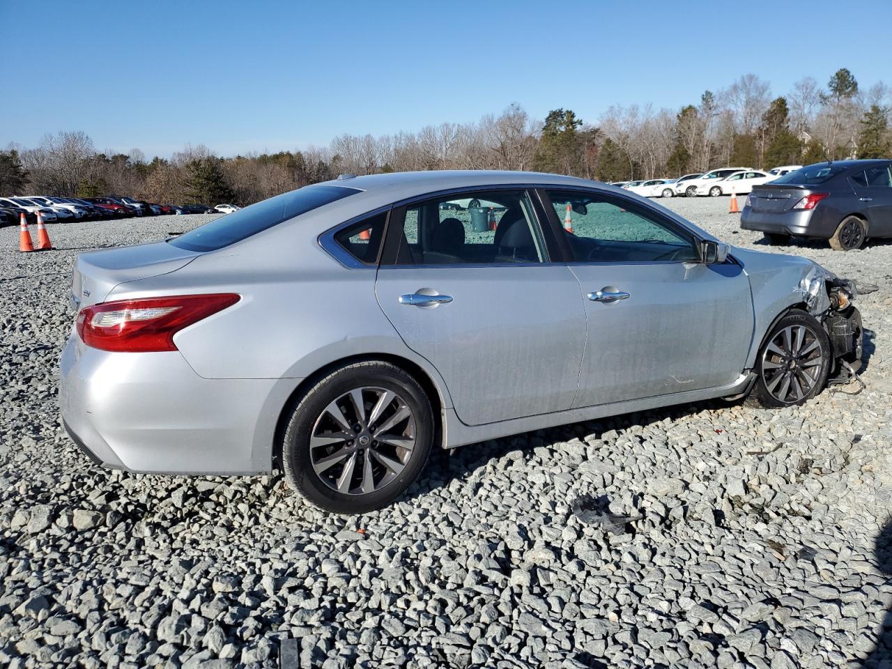 2017 NISSAN ALTIMA 2.5 - Фото 3