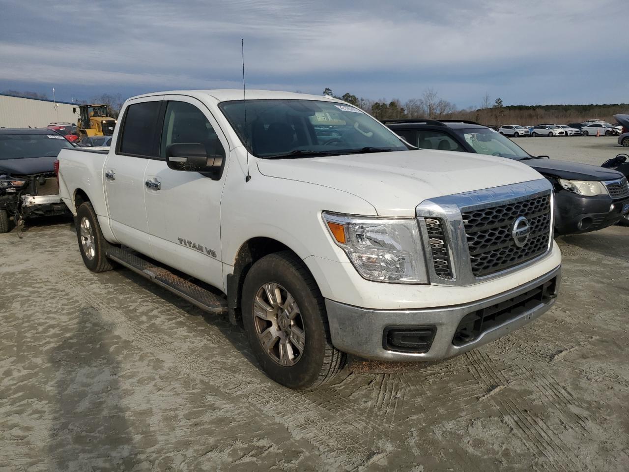 2018 NISSAN TITAN S - Фото 4