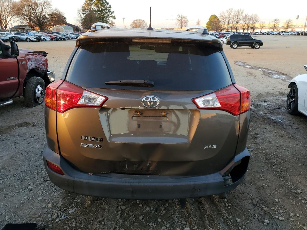 2015 TOYOTA RAV4 XLE - Фото 6