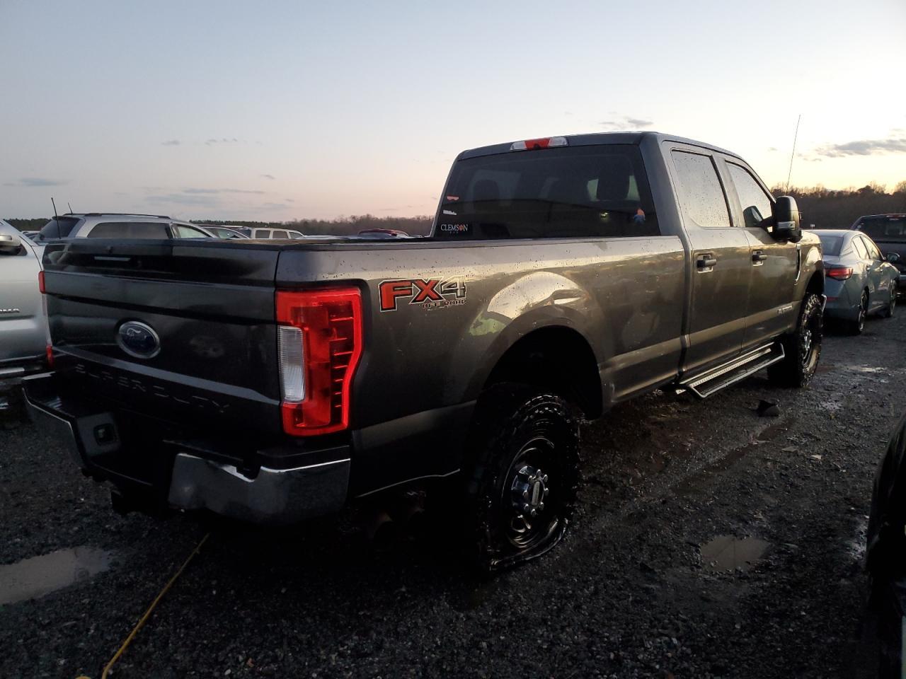 2017 FORD F250 SUPER - Image 3