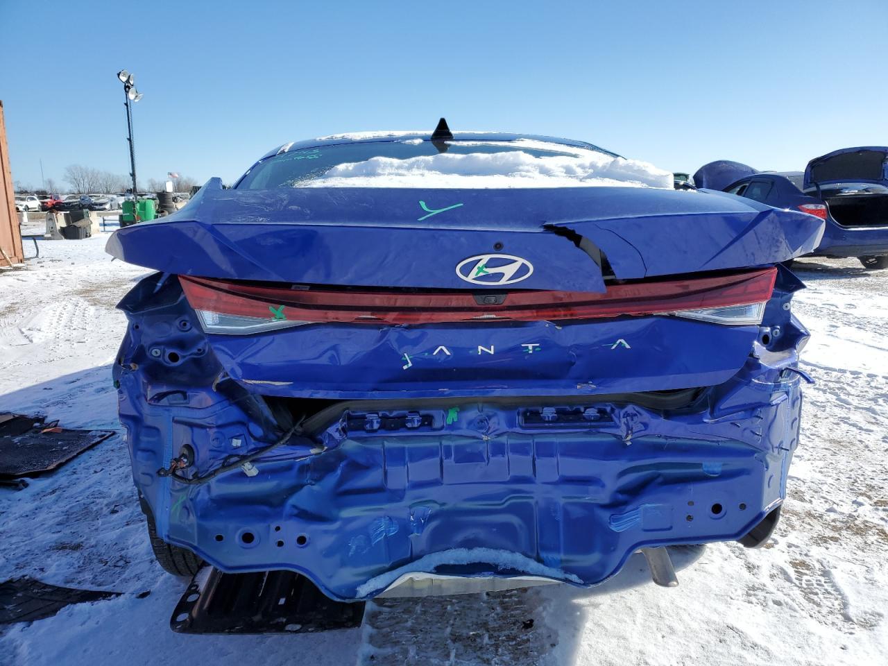 2024 HYUNDAI ELANTRA SE - Фото 6