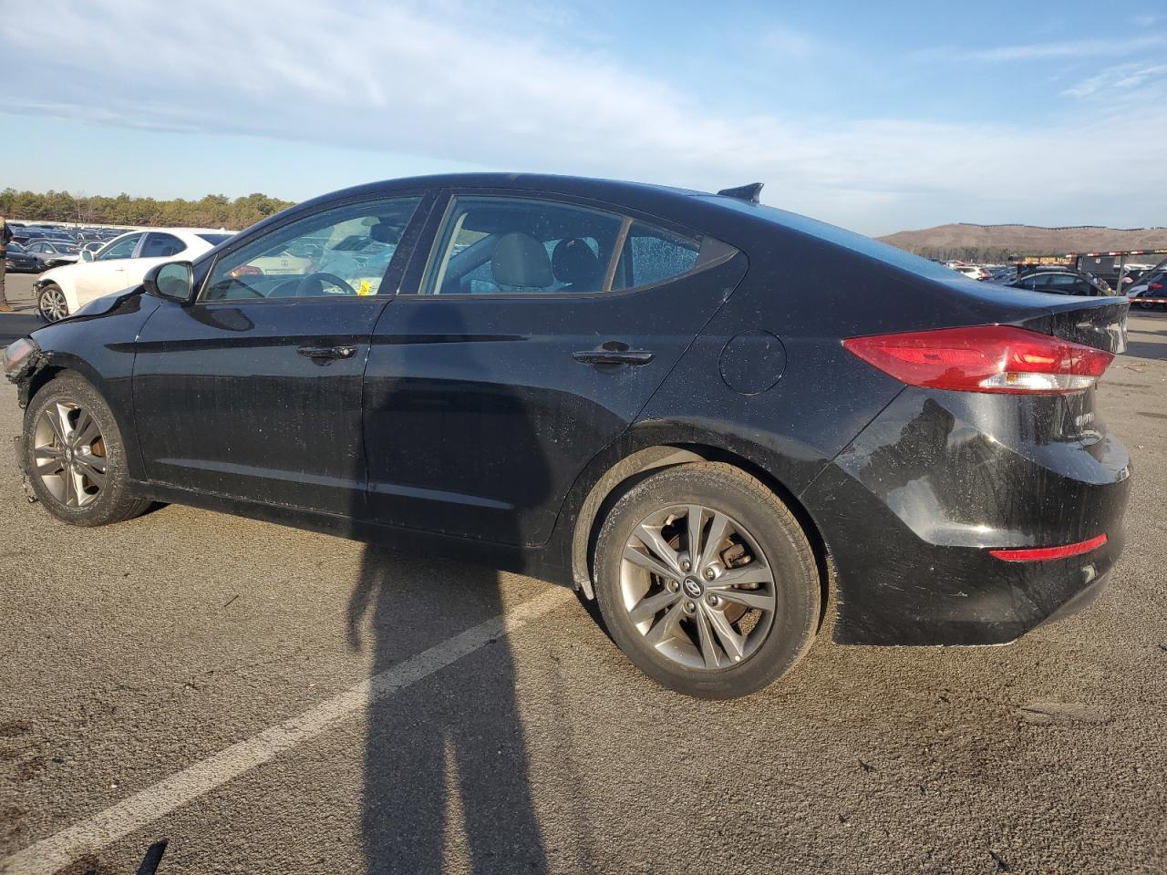 2018 HYUNDAI ELANTRA SE - Image 2