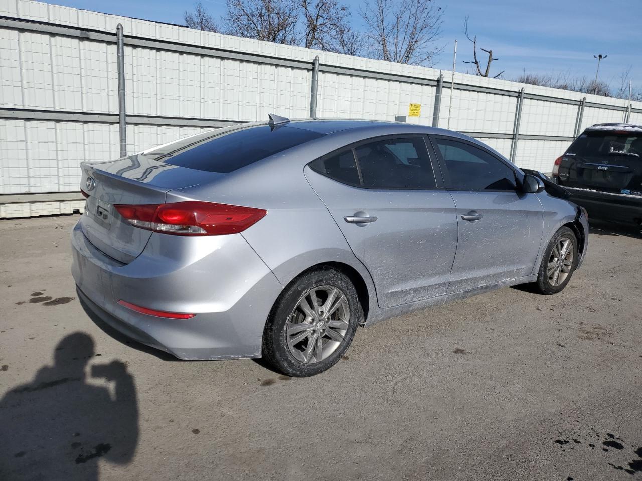 2017 HYUNDAI ELANTRA SE - Image 3