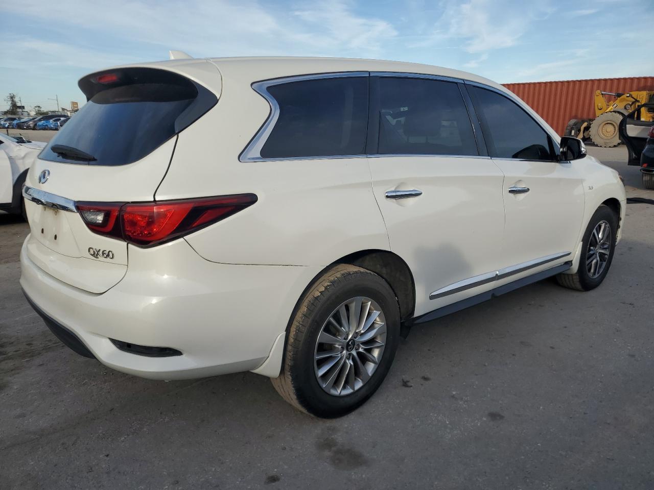 2019 INFINITI QX60 LUXE - Image 3
