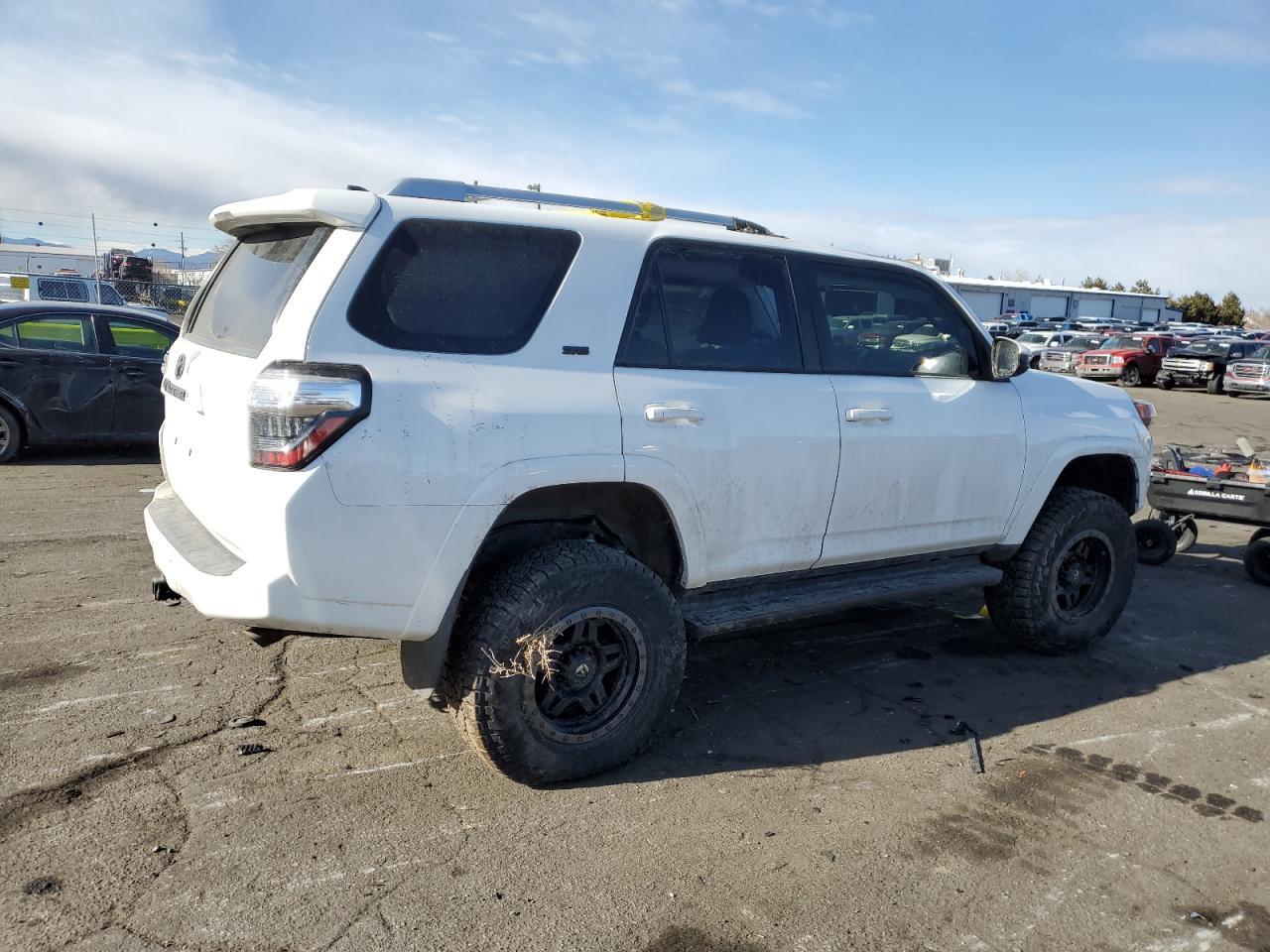 2018 TOYOTA 4RUNNER SR - Image 3