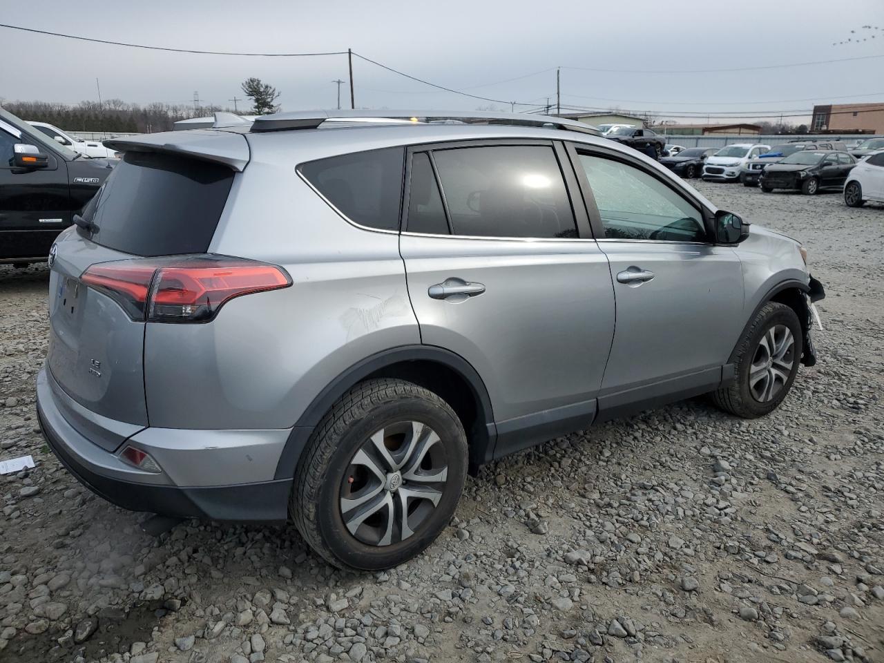 2017 TOYOTA RAV4 LE - Image 3