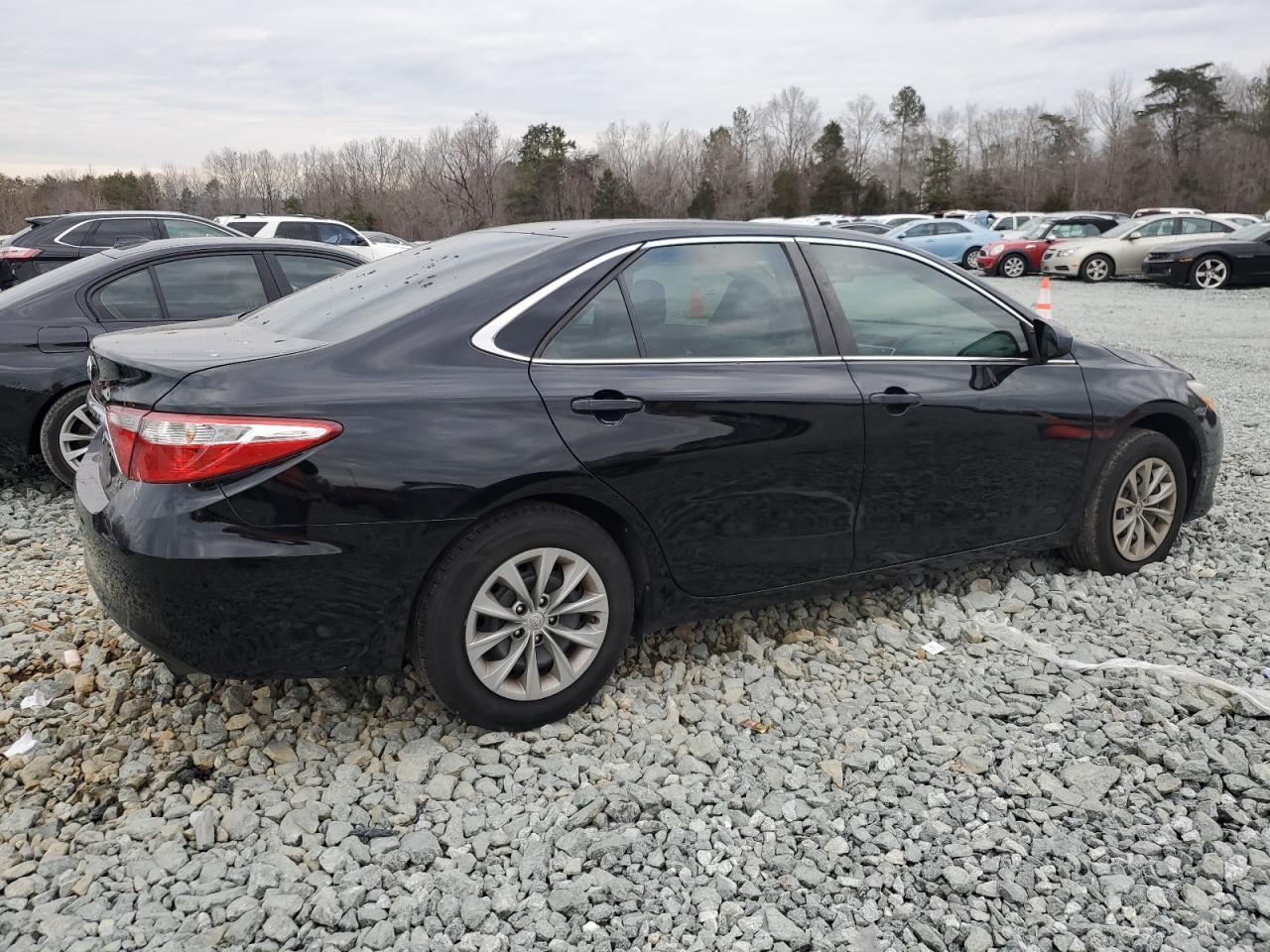 2017 TOYOTA CAMRY LE - Фото 3
