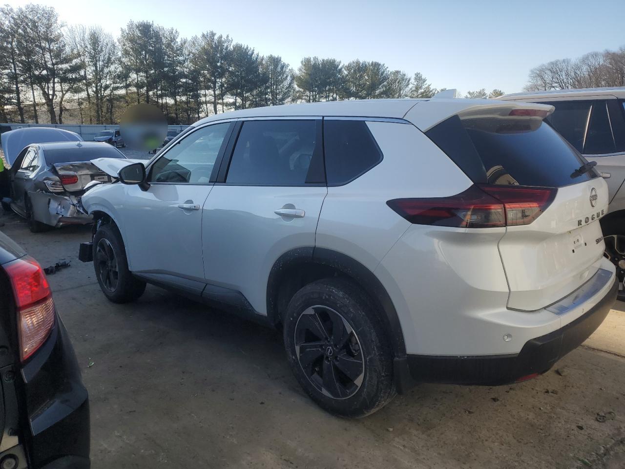 2024 NISSAN ROGUE SV - Image 2