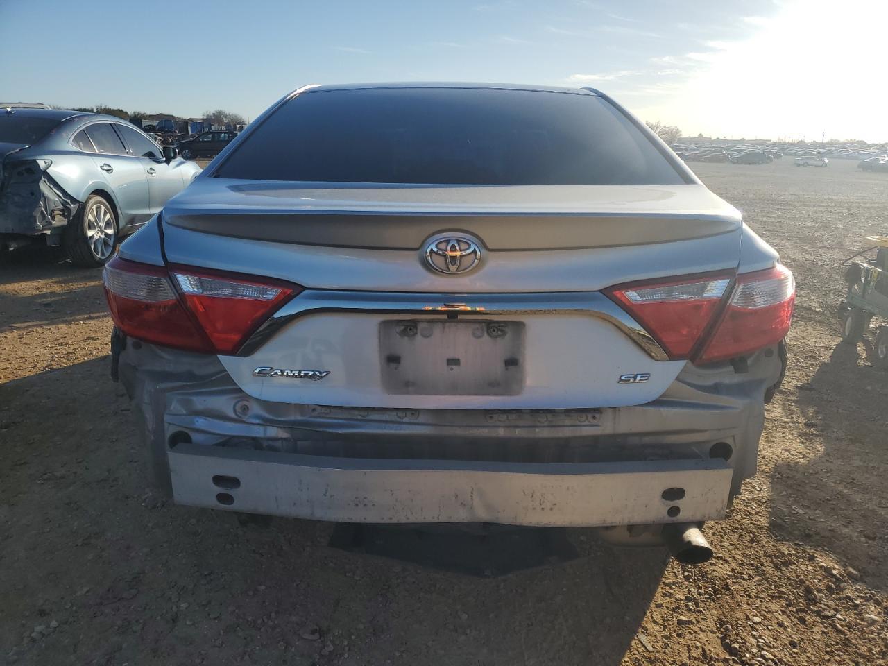 2015 TOYOTA CAMRY LE - Фото 6