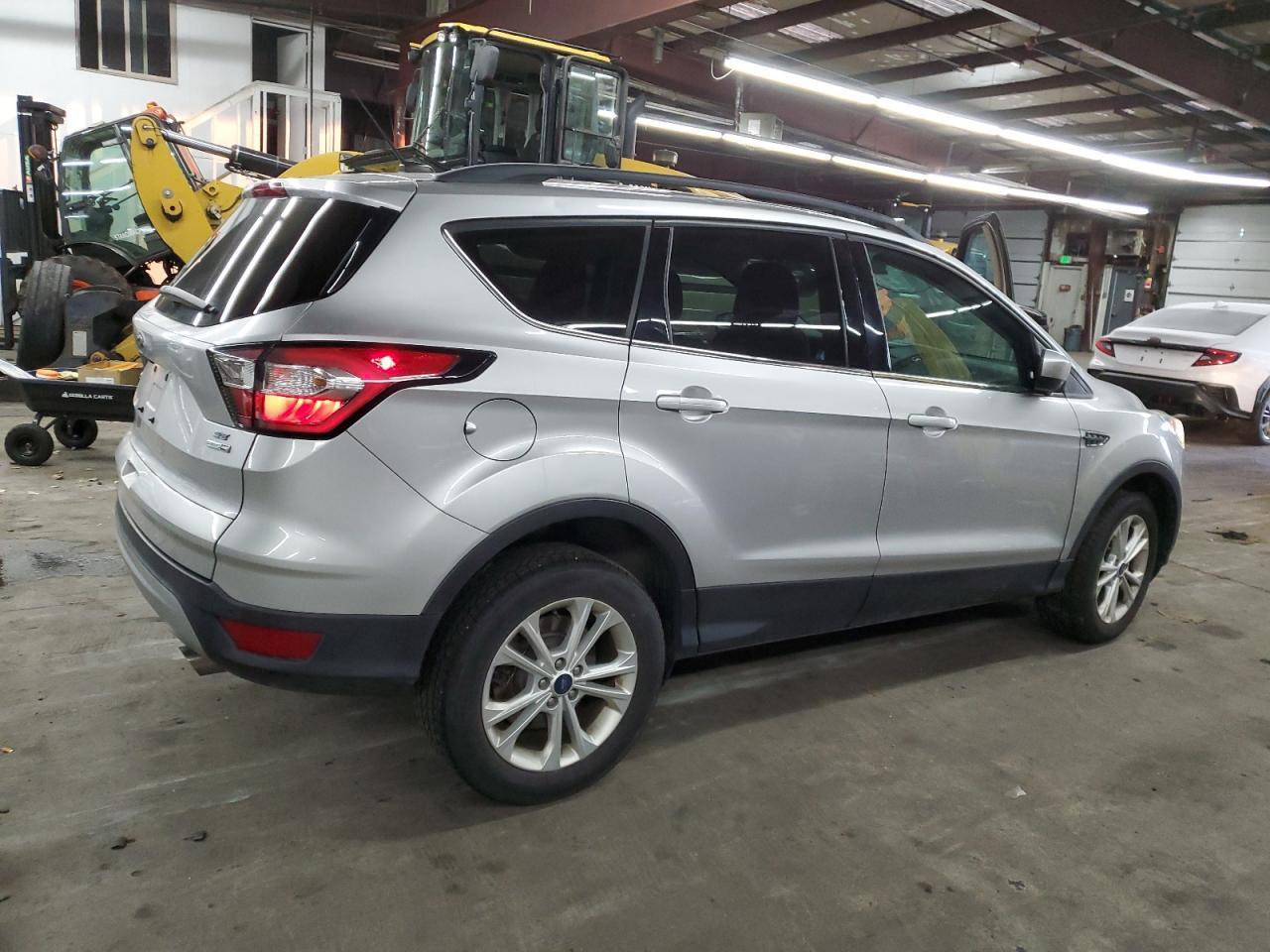 2017 FORD ESCAPE SE - Фото 3