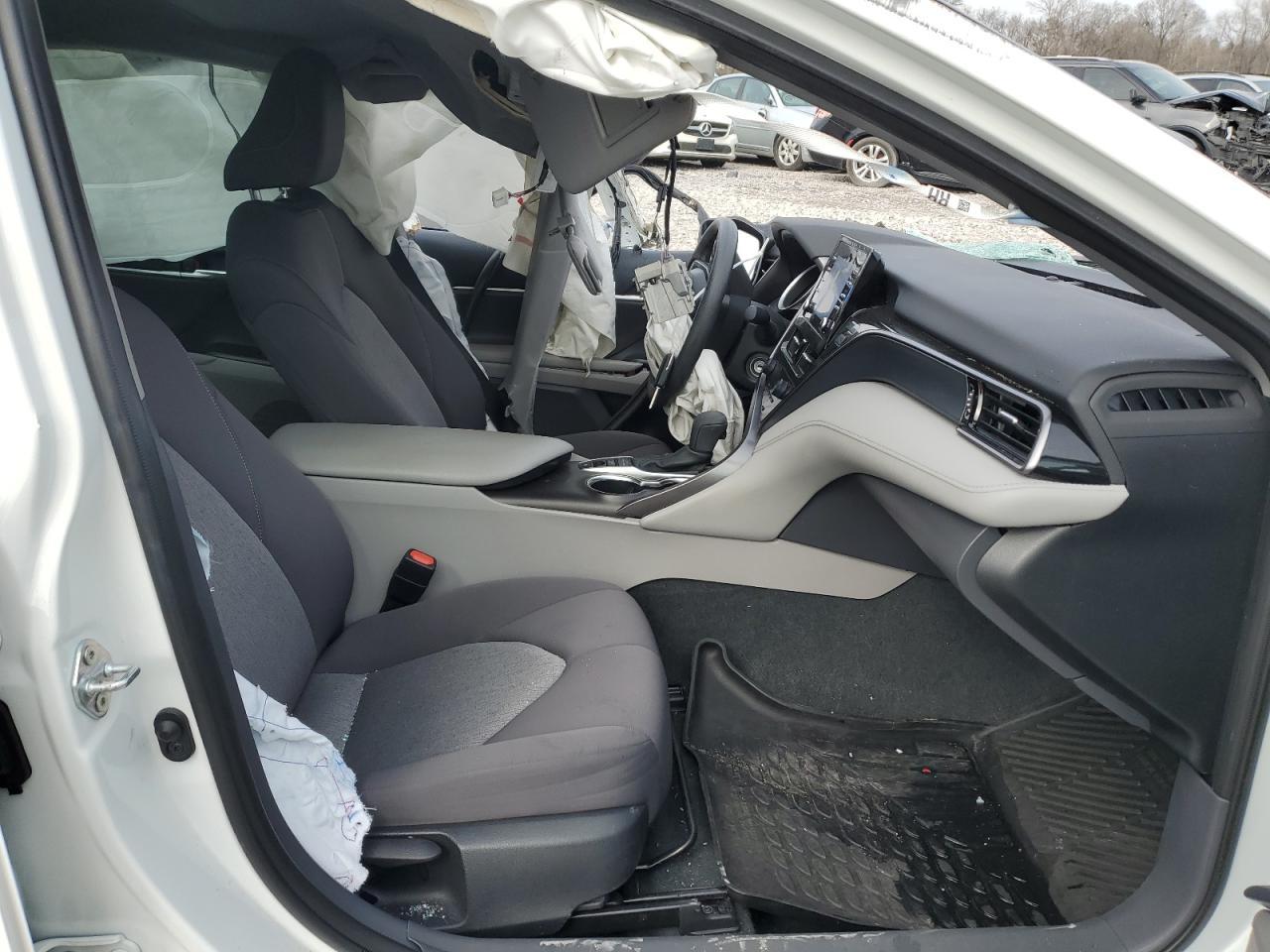 2023 TOYOTA CAMRY LE - Фото 7