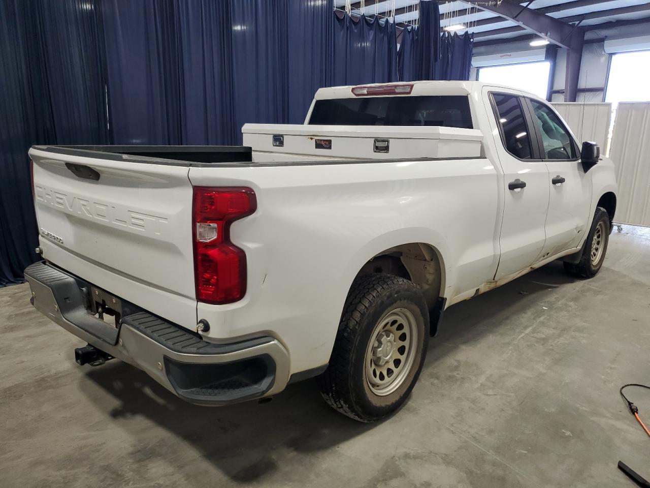2021 CHEVROLET SILVERADO - Фото 3