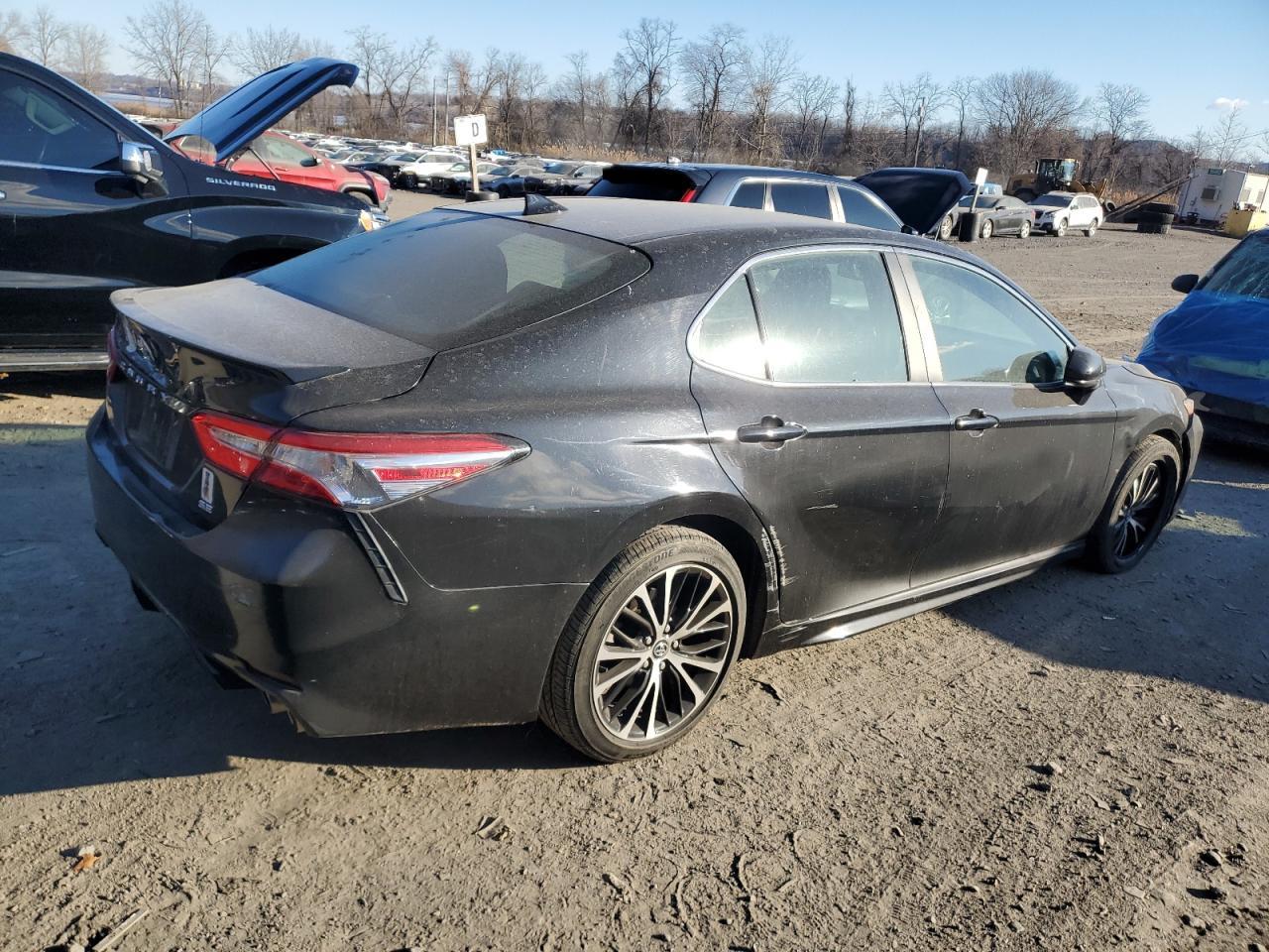 2020 TOYOTA CAMRY SE - Image 3