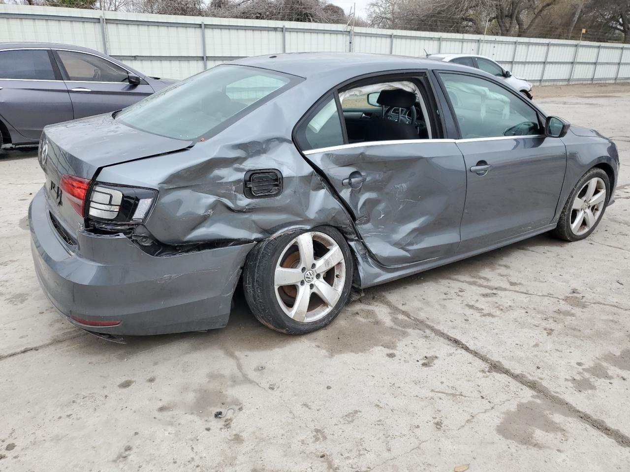2017 VOLKSWAGEN JETTA S - Image 3