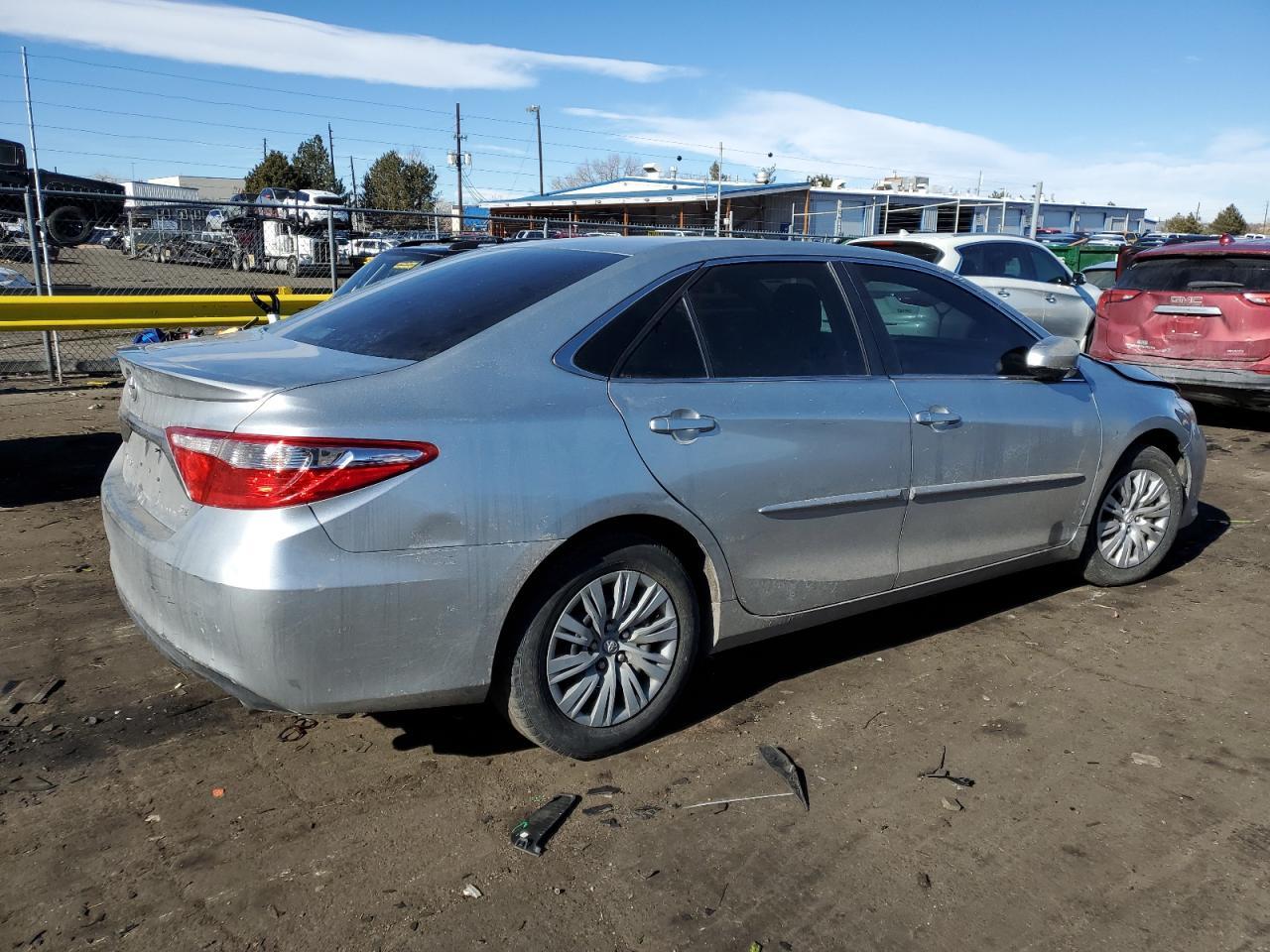 2017 TOYOTA CAMRY LE - Фото 3