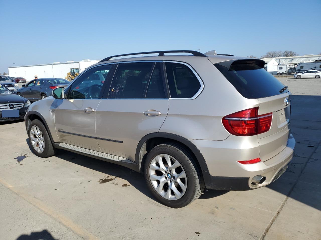 2013 BMW X5 XDRIVE3 - Image 2