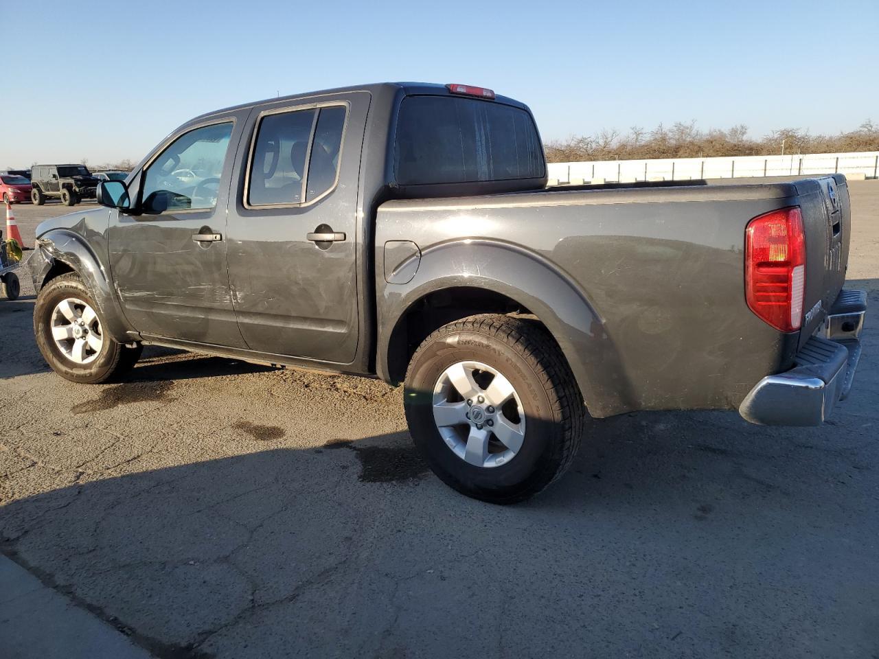 2012 NISSAN FRONTIER S - Фото 2
