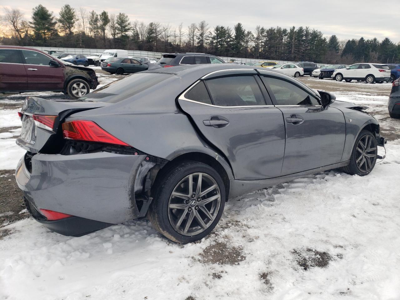 2019 LEXUS IS 300 - Фото 3