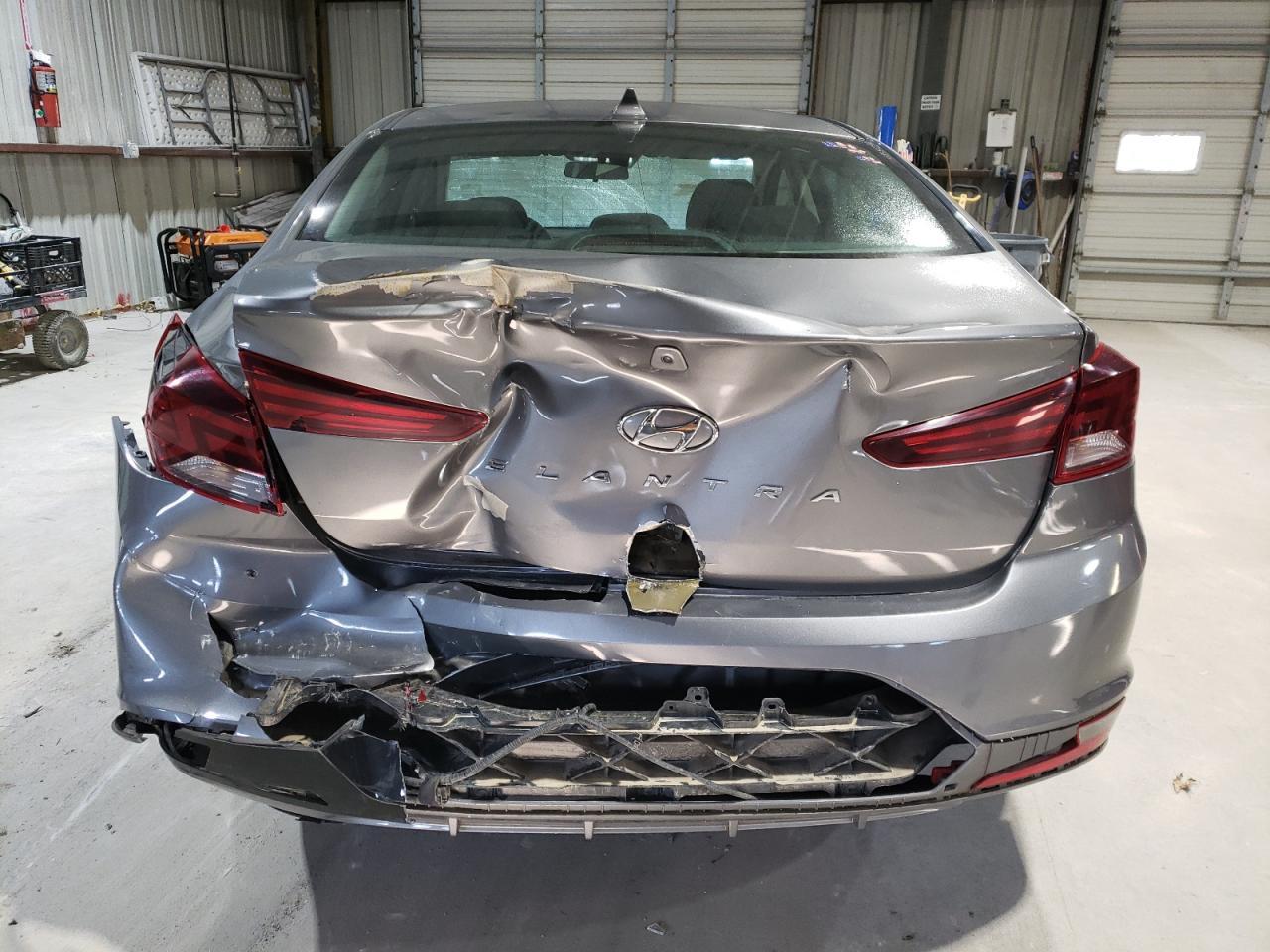 2019 HYUNDAI ELANTRA SE - Фото 6