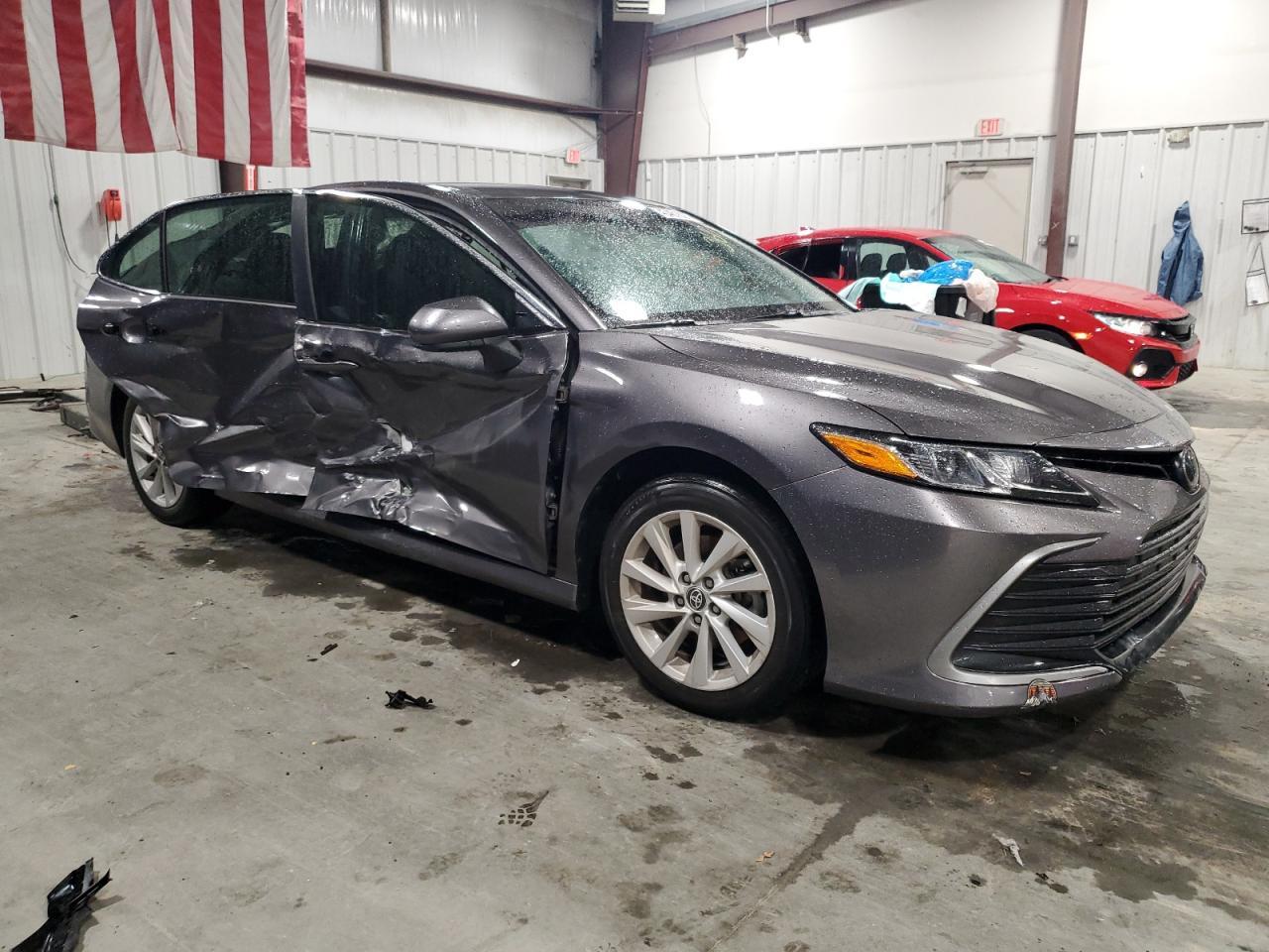 2023 TOYOTA CAMRY LE - Фото 4
