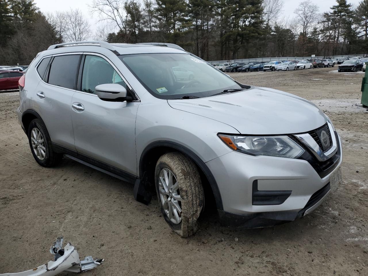 2017 NISSAN ROGUE SV - Фото 4