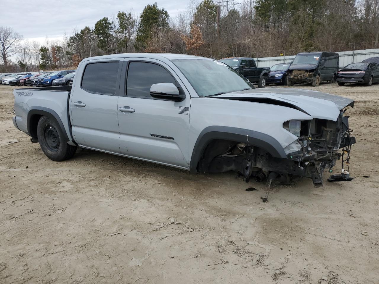 2018 TOYOTA TACOMA DOU - Фото 4
