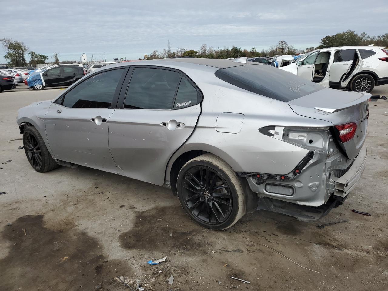 2020 TOYOTA CAMRY SE - Image 2