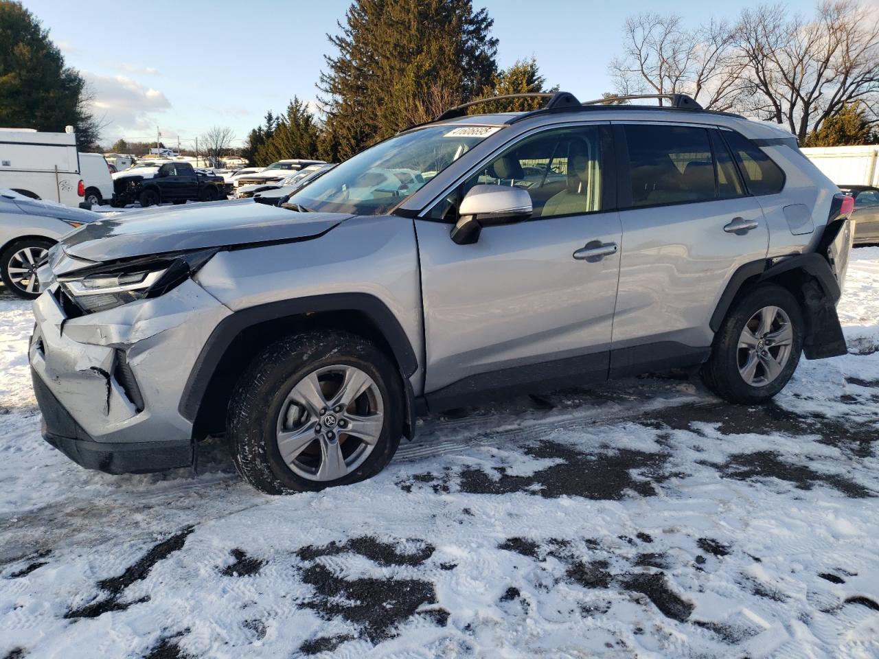 2022 TOYOTA RAV4 XLE