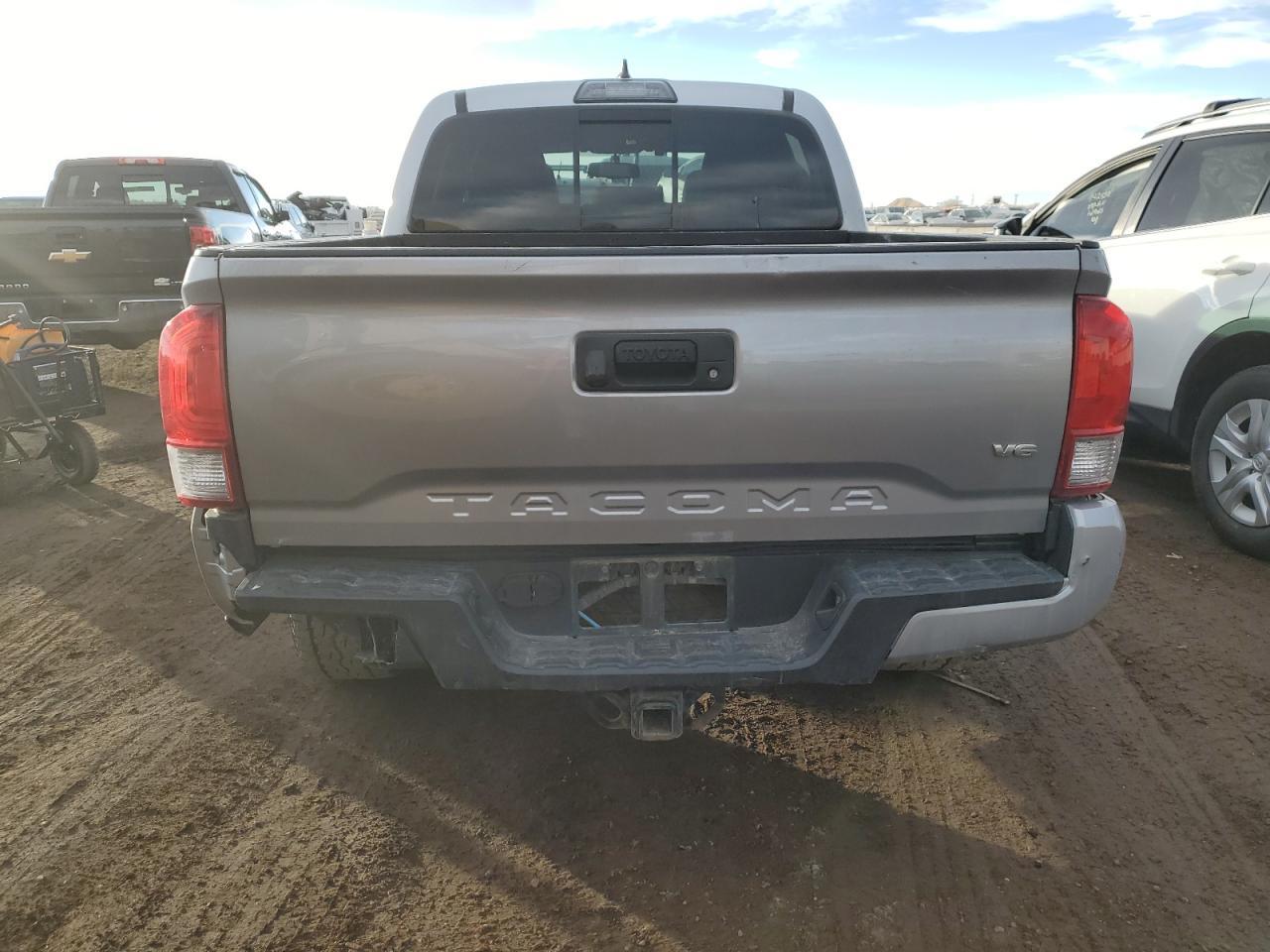2017 TOYOTA TACOMA DOU - Фото 6