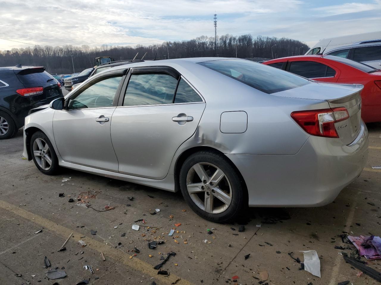 2014 TOYOTA CAMRY L - Фото 2