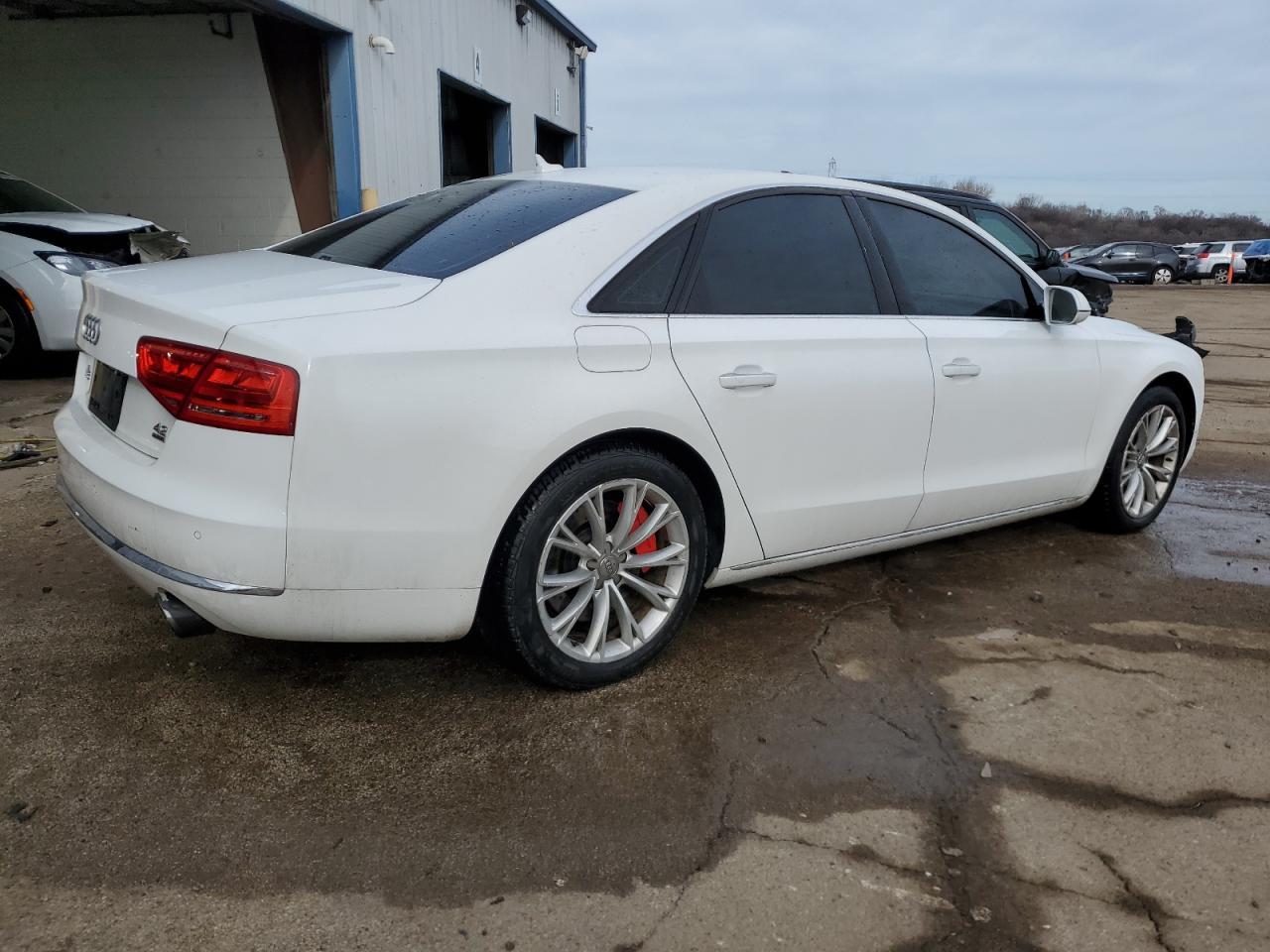2011 AUDI A8 QUATTRO - Фото 3