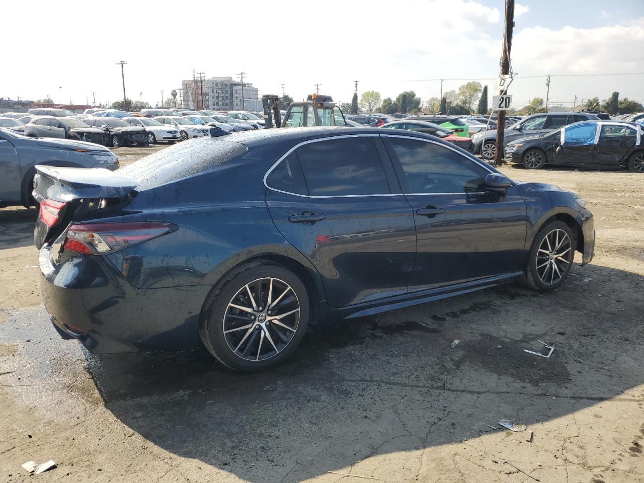 2021 TOYOTA CAMRY SE - Фото 3