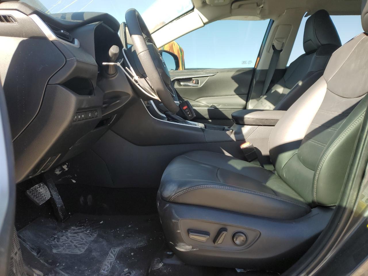 2024 TOYOTA RAV4 XLE P - Image 7