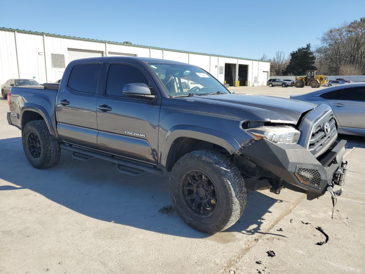 2017 TOYOTA TACOMA DOU - Фото 4