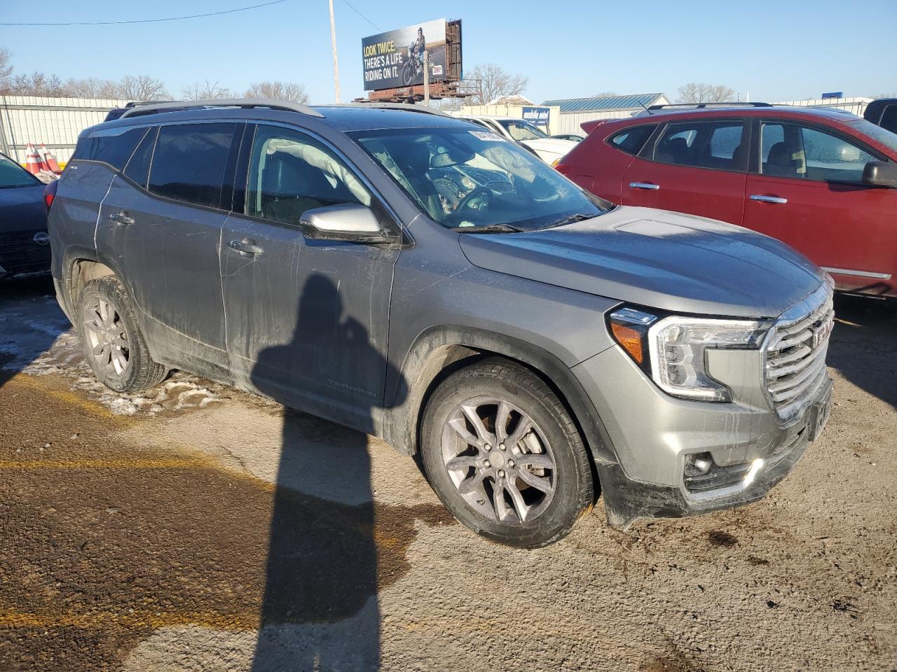 2023 GMC TERRAIN SL - Image 4