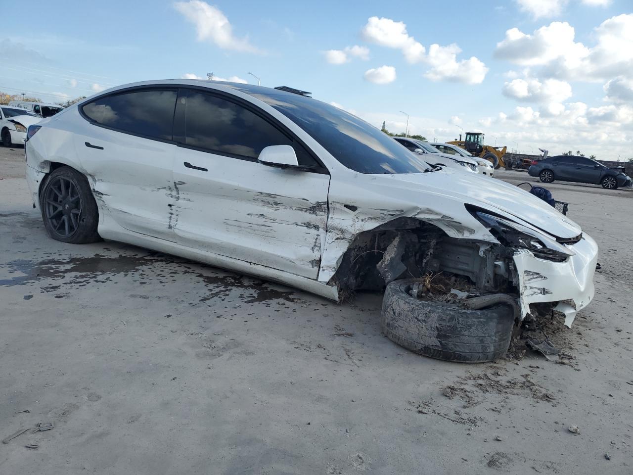 2021 TESLA MODEL 3 - Фото 4