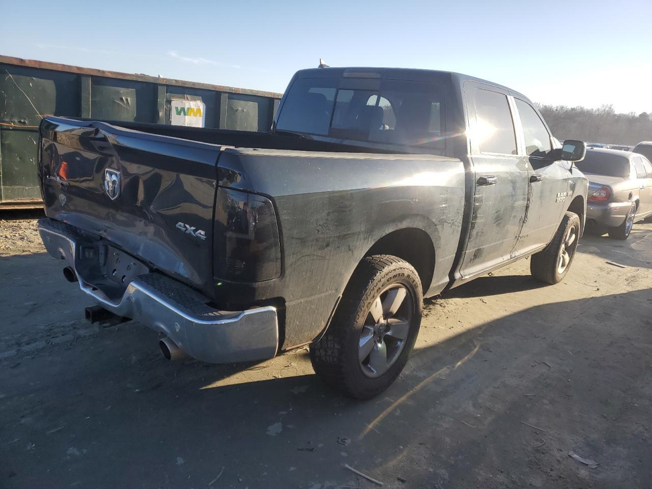 2017 RAM 1500 SLT - Image 3