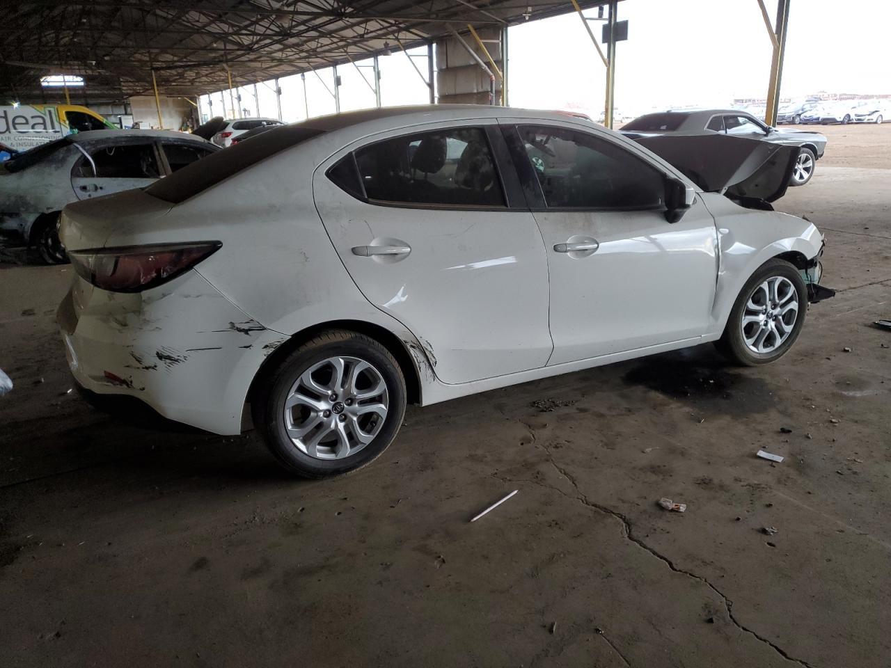2017 TOYOTA YARIS IA - Фото 3