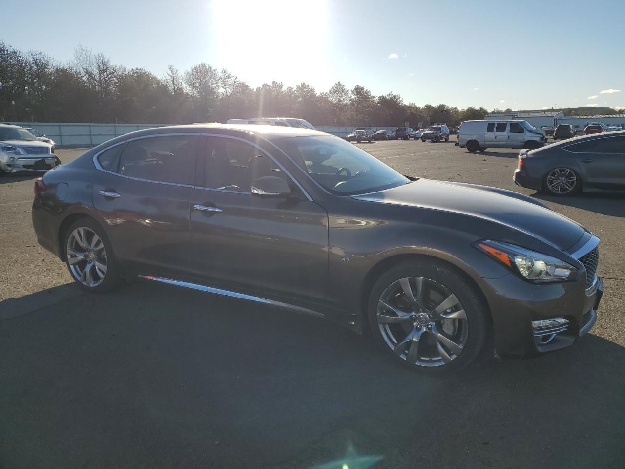 2015 INFINITI Q70L 3.7 - Image 4